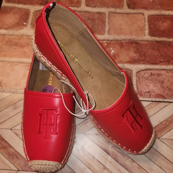 Tommy Hilfiger Bold Red Slip-On Espadrilles 6 1/2 Size - Picture 4 of 17
